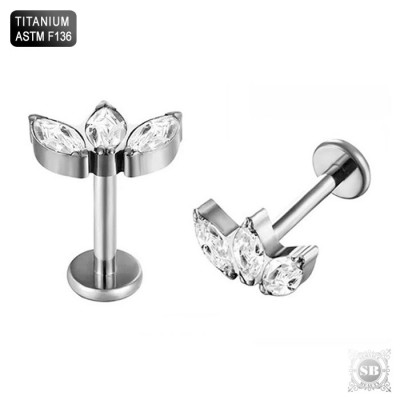 Лабрет из титана F-136 в виде лепестков с камнями.